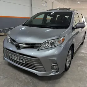 Toyota Sienna 2018