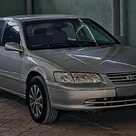 Toyota Camry 2000