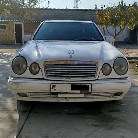 Mercedes-Benz E320 1996