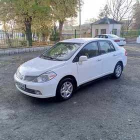 Nissan Versa 2010