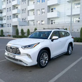 Toyota Highlander 2022