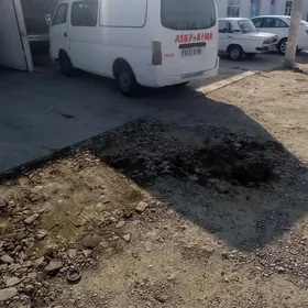 Nissan Urvan 2001