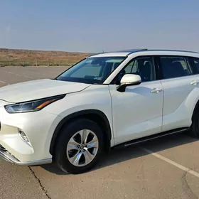 Toyota Highlander 2021