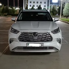 Toyota Highlander 2020