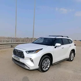 Toyota Highlander 2021