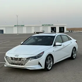 Hyundai Elantra 2022