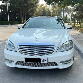 Mercedes-Benz S-Class 2008