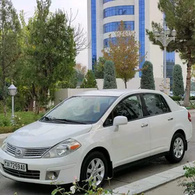 Nissan Versa 2012