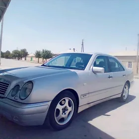 Mercedes-Benz E320 1999