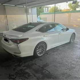 Lexus ES 350 2022