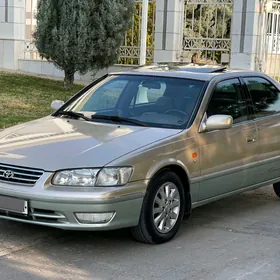 Toyota Camry 2000