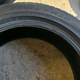 pirelli  235/55R20