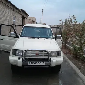 Mitsubishi Pajero 1993