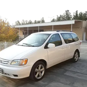 Toyota Sienna 2002