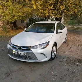 Toyota Camry 2017