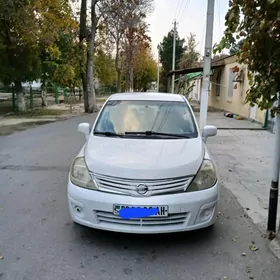 Nissan Versa 2010