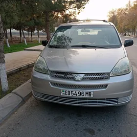 Toyota Sienna 2005