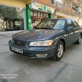 Toyota Camry 2001