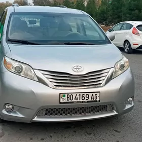 Toyota Sienna 2011