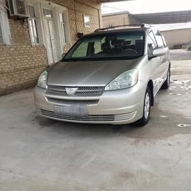 Toyota Sienna 2004