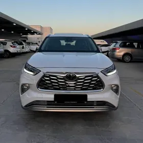 Toyota Highlander 2020