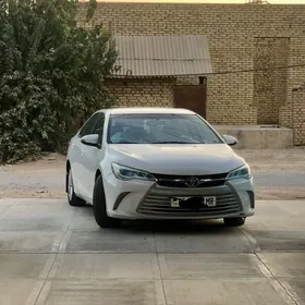 Toyota Camry 2016