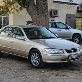 Toyota Camry 2000