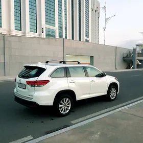 Toyota Highlander 2019