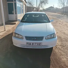 Toyota Camry 2001