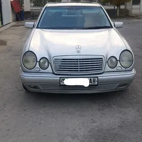 Mercedes-Benz E320 1999