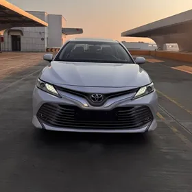 Toyota Camry 2018