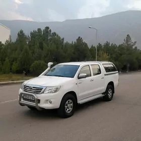 Toyota Hilux 2014