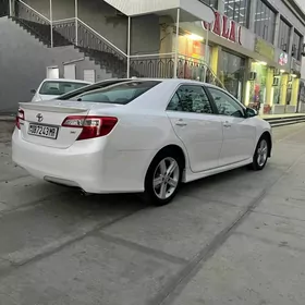 Toyota Camry 2014