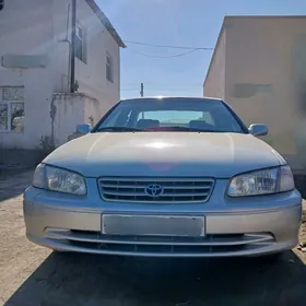 Toyota Camry 2000