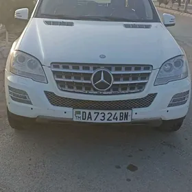 Mercedes-Benz ML400 2011