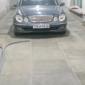 Mercedes-Benz E320 2004