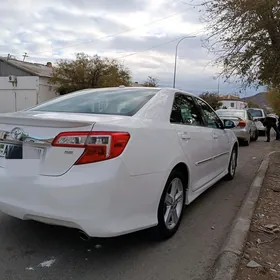 Toyota Camry 2013