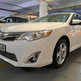 Toyota Camry 2011