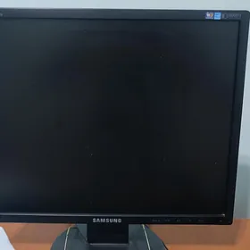 Monitor Монитор 19 квадратный