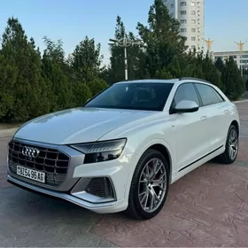 Audi Q8 2021