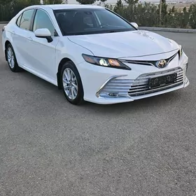 Toyota Camry 2021