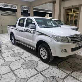 Toyota Hilux 2013