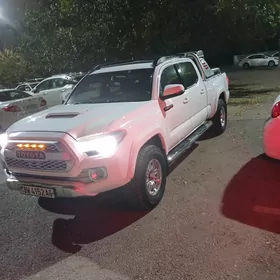 Toyota Tacoma 2016