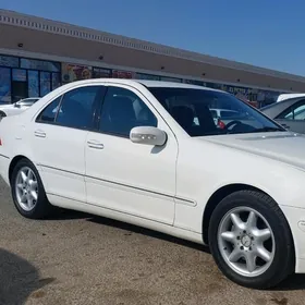 Mercedes-Benz C-Class 2004