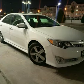 Toyota Camry 2014