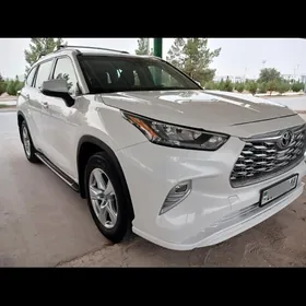 Toyota Highlander 2021