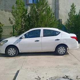 Nissan Sunny 2014