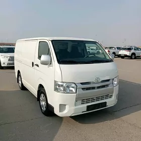 Toyota Hiace 2022