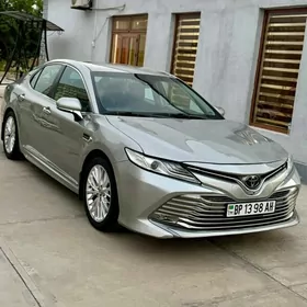 Toyota Camry 2018