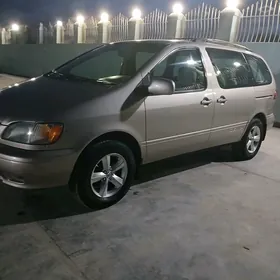 Toyota Sienna 2002